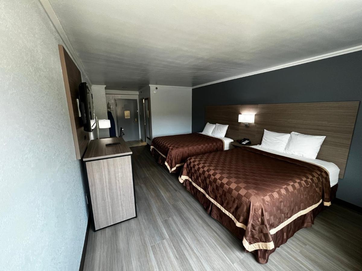 Super 8 By Wyndham Fort Worth Entertainment District ภายนอก รูปภาพ