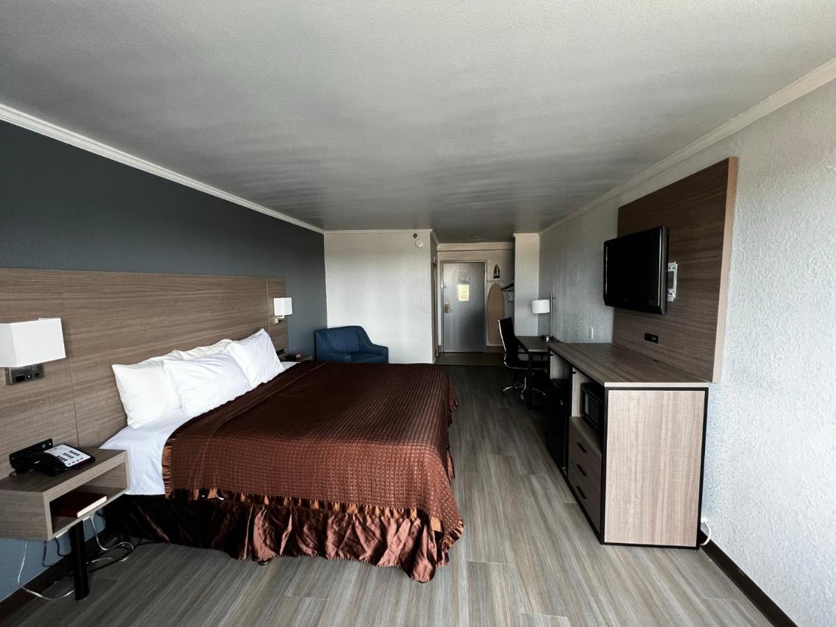 Super 8 By Wyndham Fort Worth Entertainment District ภายนอก รูปภาพ